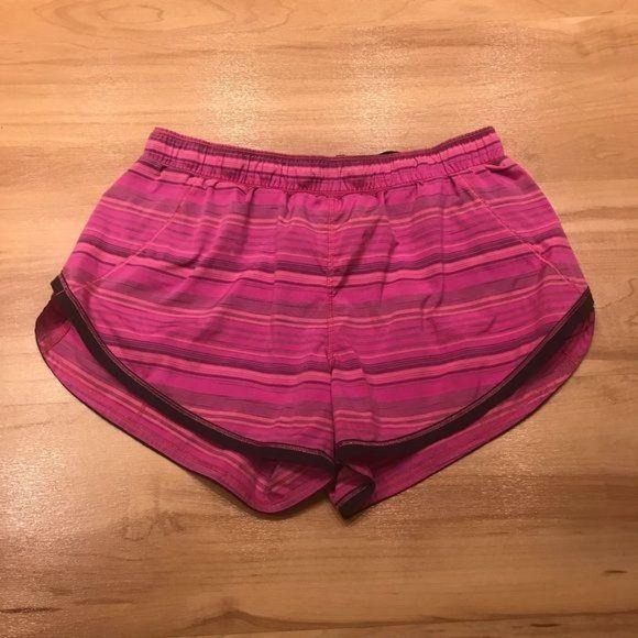 Lululemon Pink Striped Run Roll Down Shorts Size 4 - Picture 6 of 7